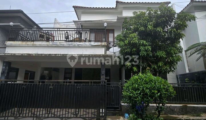 Strategic and Comfortable Residence at Pesona Khayangan 1