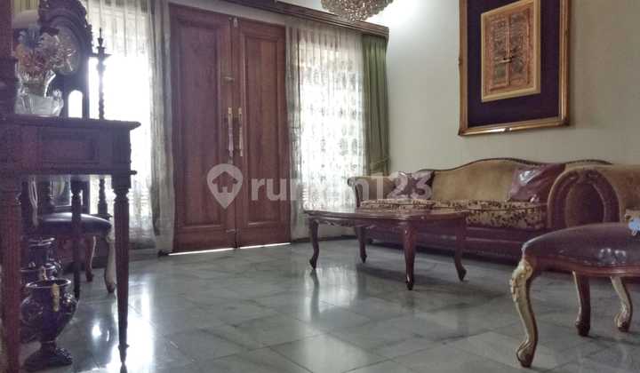 Rumah Mewah Hook di Lokasi Strategis Jati Padang 2