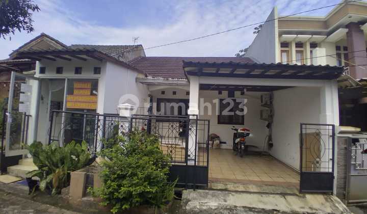 Rumah Siap Huni di Bukit Rivaria
