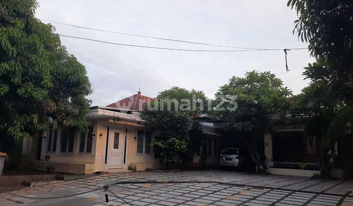 Spacious House With Large Hall In Pesona Khayangan 2