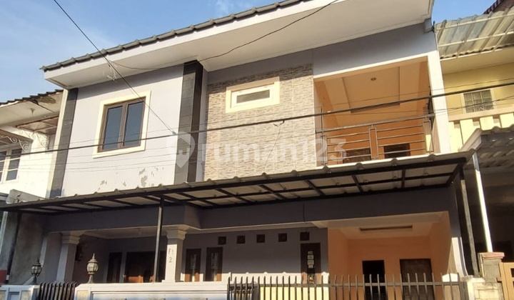 Strategic 2-Story Residence in the Pelni Complex Strategic 2-Story Residence in the Pelni Complex