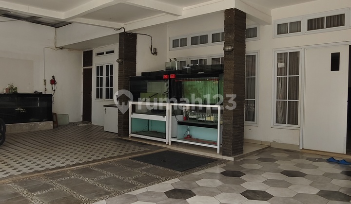 Rumah Luas Siap Huni dengan Ruang Usaha di Tanah Baru 2