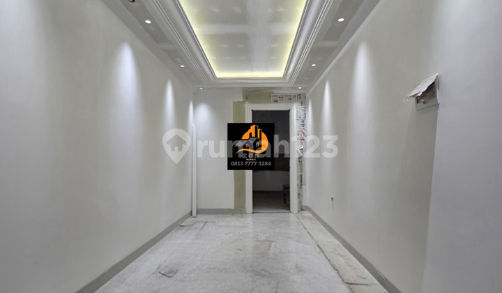 T79.RMH LUXURY AMERICAN CLASSIC WITH SPACIOUS ROOFTOP IN CEMPAKA PUTIH 2