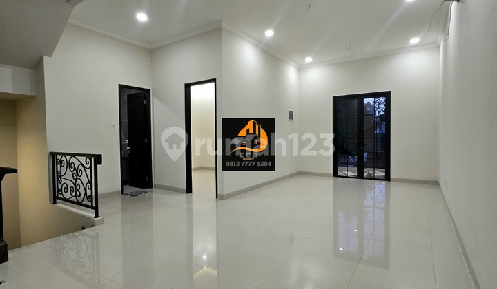 T48.Rumah Baru Classic Modern Non Komplek Di Duren Sawit Jaktim 2