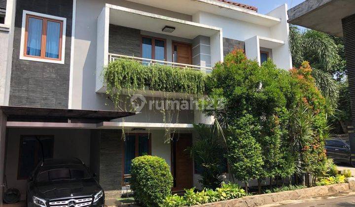 S503.rumah Mewah Dgn Private Pool Luas228m Strategis di Cijantung 1