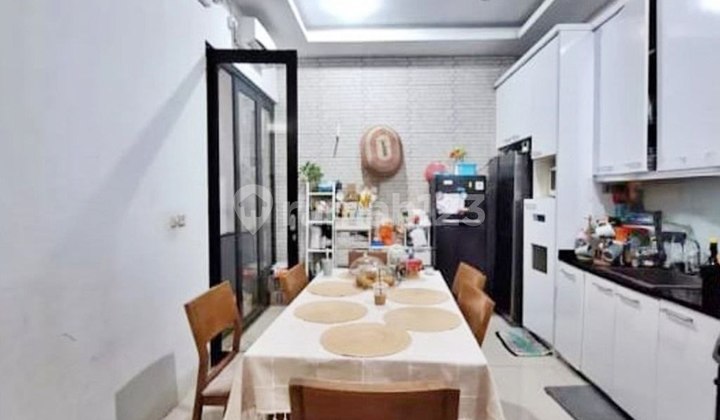J402. Two-Story Fully Furnished Home in Pesanggrahan Cluster, Bintaro, South Jakarta. 2