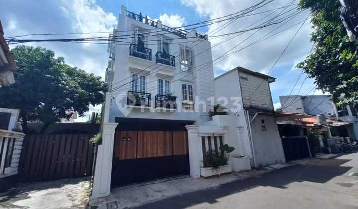J336.JUAL RUGI Rumah Semi Furnish Area Pejaten Barat Psr Minggu J336.JUAL RUGI Rumah Semi Furnish Area Pejaten Barat Psr Minggu