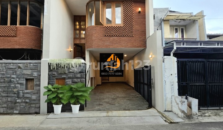 Rumah Modern Natural Tropis di Cipinang Rawamangun Jaktim/T02