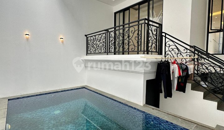 N25.Brand New Hunian Classic ada kolam renang luas 143m Jagakarsa N25.Brand New Hunian Classic ada kolam renang luas 143m Jagakarsa