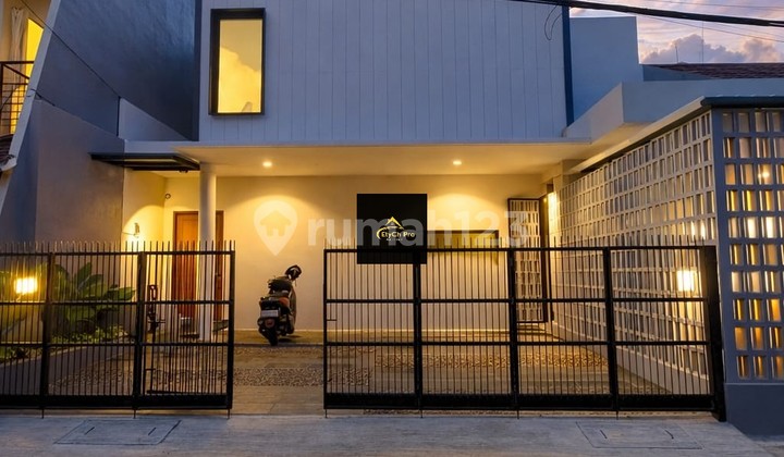 New Scandinavian Design House in Duren Sawit Complex, East Jakarta/D30