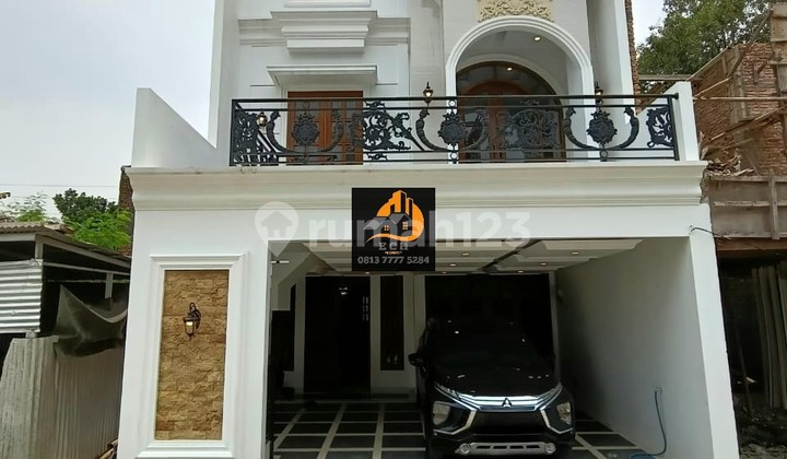 T32.Rumah Baru Design Classic Mewah Di Jagakarsa Jakarta Selatan 