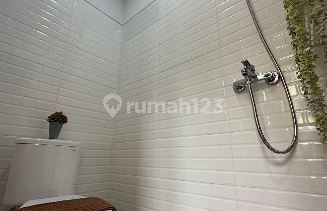 JK442. New 20-room boarding house FULL 10 to 11% ROI in Tambora, West Jakarta area. 2