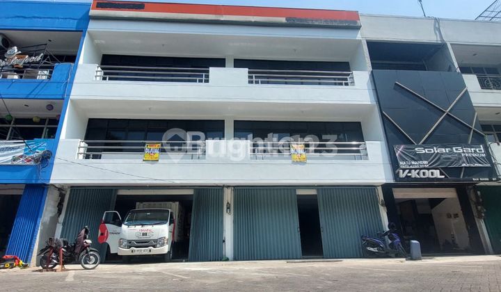 DIJUAL RUKO GANDENG 3 LANTAI, SANGAT STRATEGIS DI BLOK Q MONGINSIDI