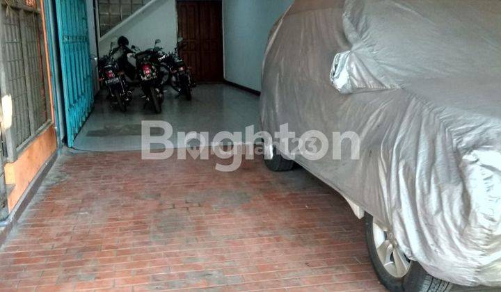 TOKO DAN RUMAH  JALAN RAYA HOLIS, KEC. CIGONDEWAH KULON, BANDUNG. DEKAT KE AREA SENTRA KAIN, DEKAT KE SUMBER SARI, DEKAT PINTU TOL PASIR KOJA, PERUNTUKAN KANTOR, PAKET,  1