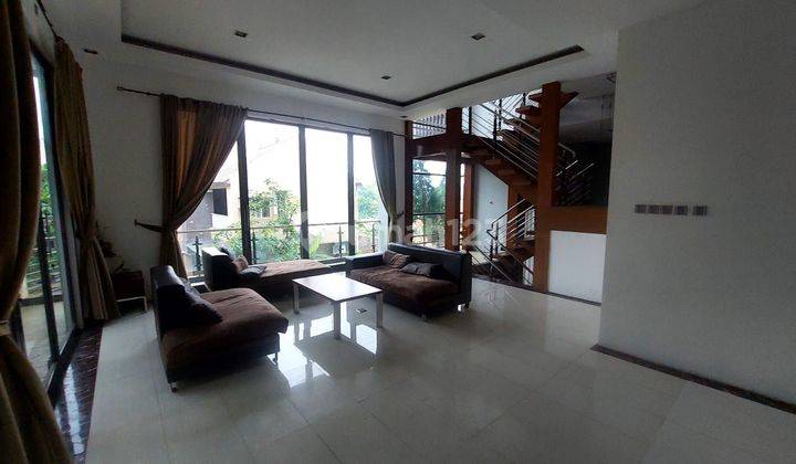 Rumah Mewah Modern Di Jl. Tumpang 1