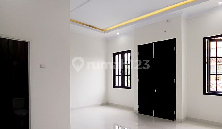 Dijual Rumah Baru Modern Classic Pinang Ranti Jaktim 2