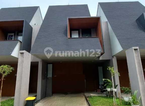 Dijual Rumah 2 Lantai Rapih Siap Huni di Harjamukti Cibubur Jaktim