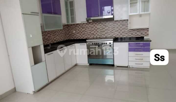 Dijual Rumah Citragran Cibubur, Posisi Hoek Sangat Tapi Siap Huni.  2
