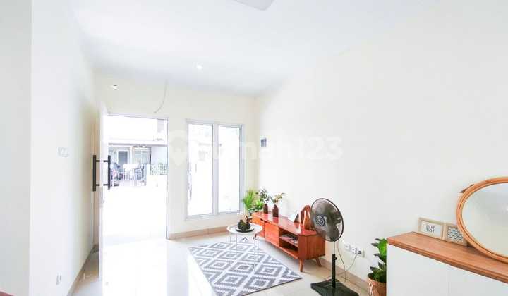 Di Jual Rumah 2 Lantai Rapih Cantik Siap Huni di Bukit Golf Riverside Cibubur 2
