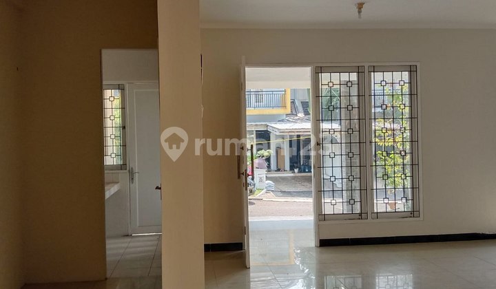 Price Drop!! Quick Sale Neat Ready-to-Live-In House in Legenda Wisata Cibubur 2