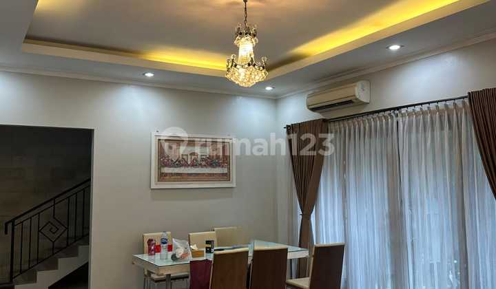 For Sale 2-Story Furnished Corner House in Citragran Cibubur, Move-In Ready. 2