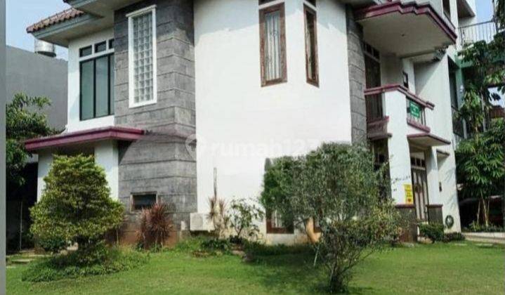 Dijual Rumah Mewah Dengan Lahan Yg Luas Di Legenda Wisata-cibubur (hoek) 1