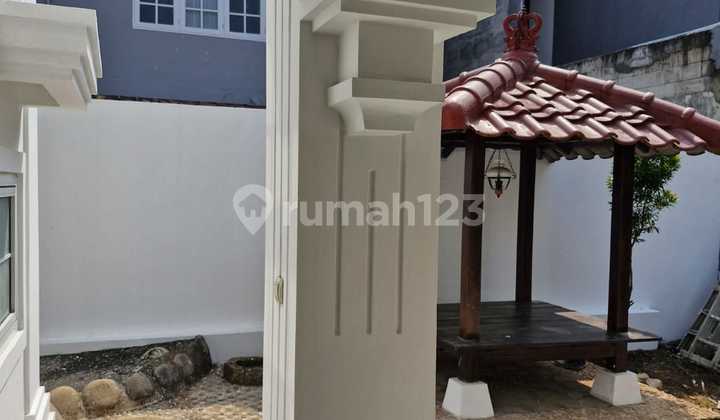 Dijual Rumah Legenda Wisata Like New  2