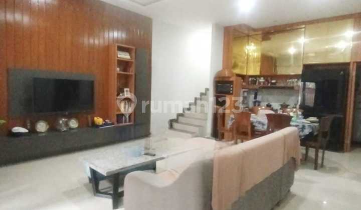 Rumah 2 Lantai Furnish Dlm Komplek di Jatiwaringin Bekasi 2
