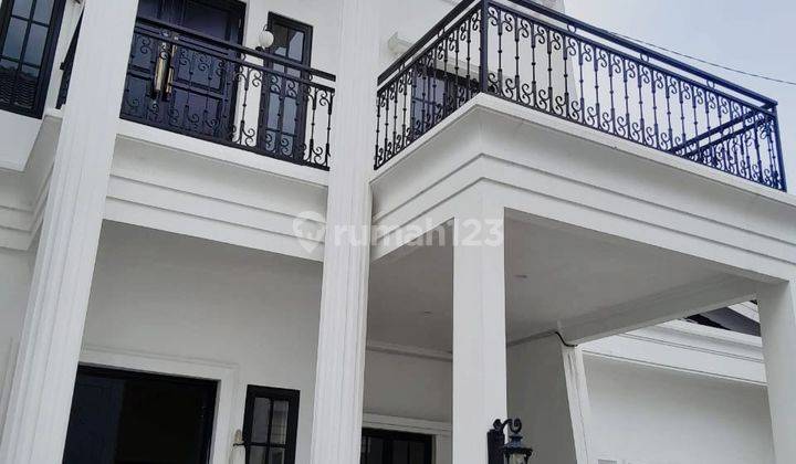 Turun Harga! Rumah Modern Classic 2,5 Lantai Dengan Rooftop Di Town House, Leuwinanggung 1