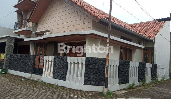 SOLO: RUMAH TINGGAL CANTIK. HARGA DAMAI, FULL FURNISHED, TENGAH KOTA, LUAS: 250m. SHM 1