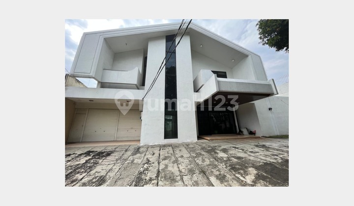 Rumah Second Terawat 2 Lantai Strategis Dekat Mten