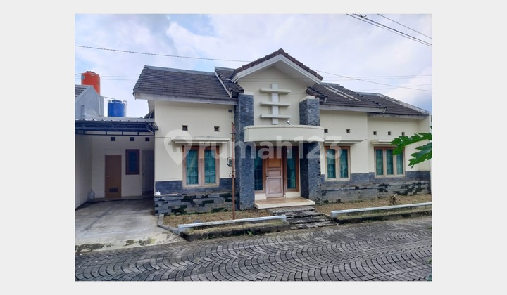 Rumah Besar Second di Godean Sleman Dalam Perumahan