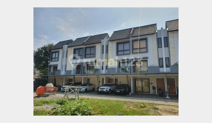 Rumah Murah 3 Lantai Desain Modern Dekat Polsek Jagakarsa