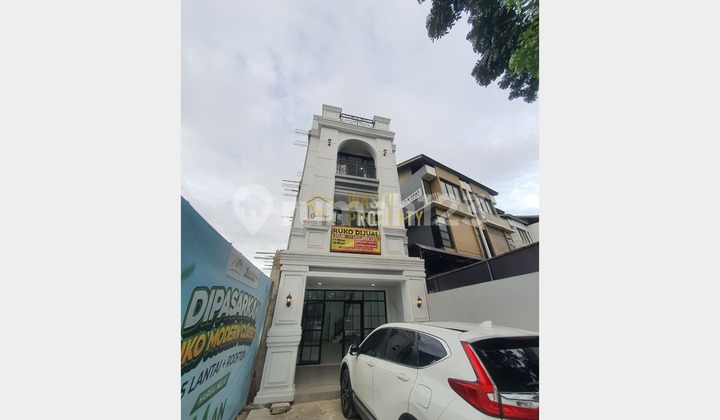 Ready-to-Use 3-Story Shop House, Potential Area Jagakarsa