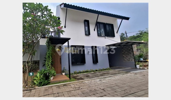 Rumah 2 Lantai Carport Luas di Ciganjur Jagakarsa