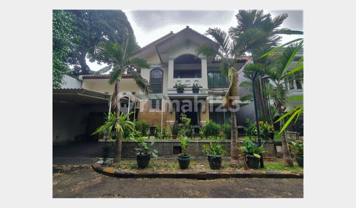Modern Secondary Residence Near Tanjung Barat KRL Station Modern Secondary Residence Near Tanjung Barat KRL Station