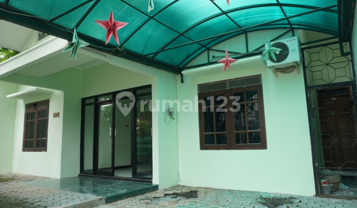 Ready-to-Occupy 5-Bedroom House in Caturtunggal Near STIE YKPN Ready-to-Occupy 5-Bedroom House in Caturtunggal Near STIE YKPN