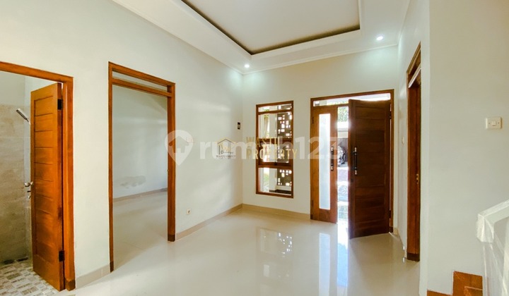 Rumah Cantik 2 Lantai Siap Huni di Kalasan Sleman 2