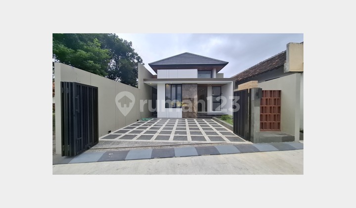 Rumah Modern Elegan Siap Huni Dekat Pasar Gentan Sleman