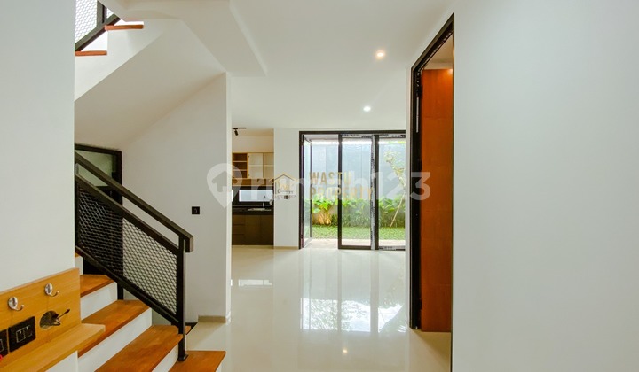 Rumah Kontemporer 2 Lantai Dekat Transmart Maguwoharjo 2