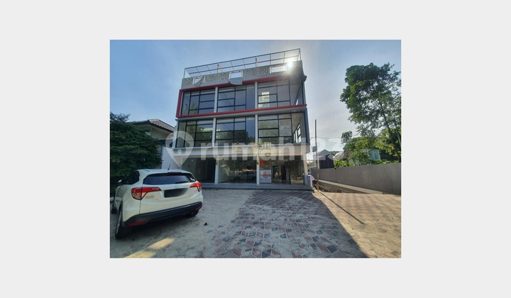 Ready-to-Use 4-Story Shop House in Kebagusan Near Ragunan 1