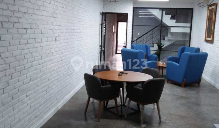 5-Storey Shophouse with Spacious Parking Near Pondok Indah Mall 5-Storey Shophouse with Spacious Parking Near Pondok Indah Mall
