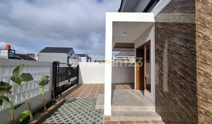 Hunian Elegan Akses Jalan Lebar di Wedomartani Sleman 2