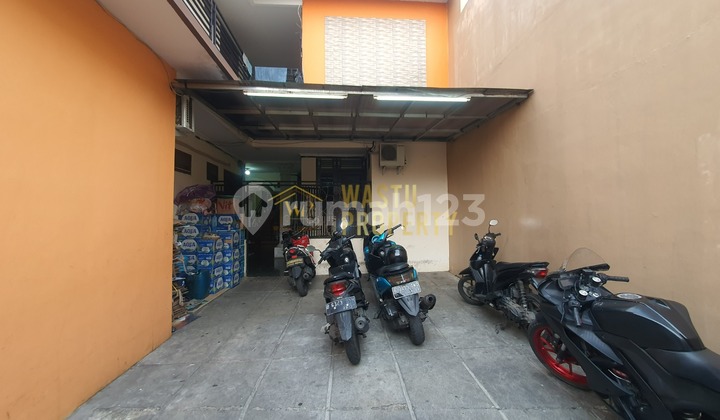 Kost Jalan Terus Dekat ACS Jakarta, 24 Kamar Produktif Kost Jalan Terus Dekat ACS Jakarta, 24 Kamar Produktif