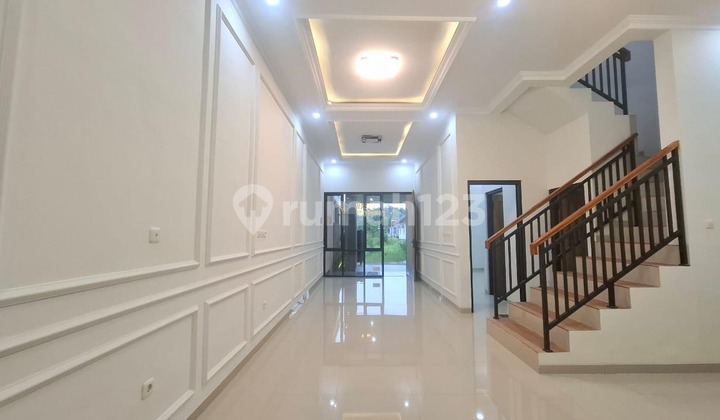Rumah Cantik Desain Kekinian 2 Lantai Dekat Uii Jakal 2