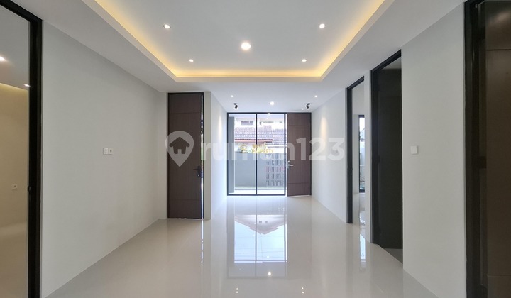 Large Modern House Ready to Occupy Near UII Integrated Jakal 2