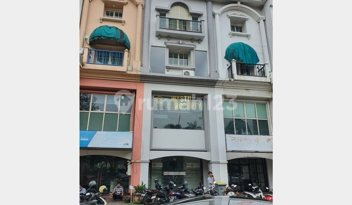 Ruko Second Komersial Bernilai Tinggi Dekat Pim 1