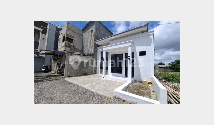 Rumah Murah Modern Minimalis Dekat Pusat Event Jec