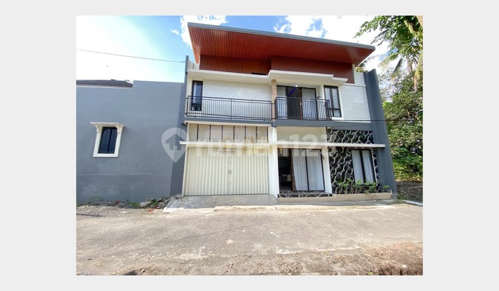 Rumah Dekat Sma N 2 Ngaglik, Siap Huni 2 Lantai Free Furnish