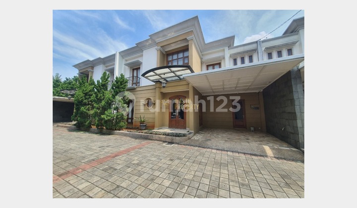 Rumah Besar Modern Klasik 2 Lantai di Lenteng Agung